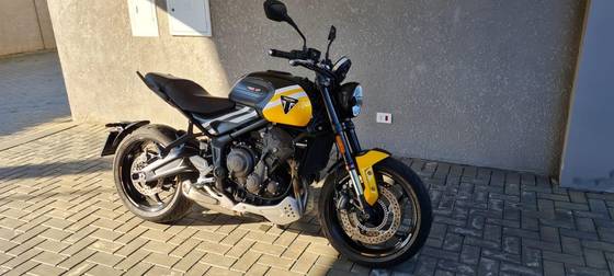 TRIUMPH TRIDENT 660 